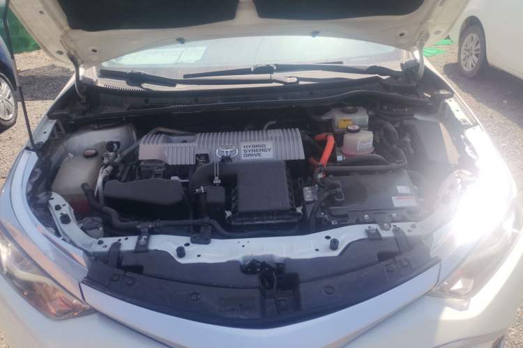 Used Toyota Levin 2017 Revised Dual-Engine 1.8H GS E-CVT Elite Sunroof Version China V Standard Engine Bay