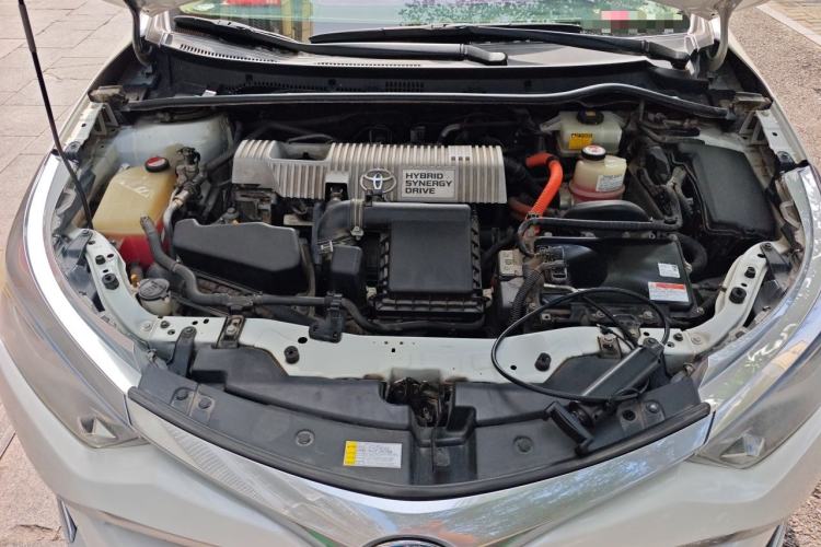 Used Toyota Levin 2017 Revised Dual-Engine 1.8H GS E-CVT Elite Sunroof Version China V Standard Engine Bay