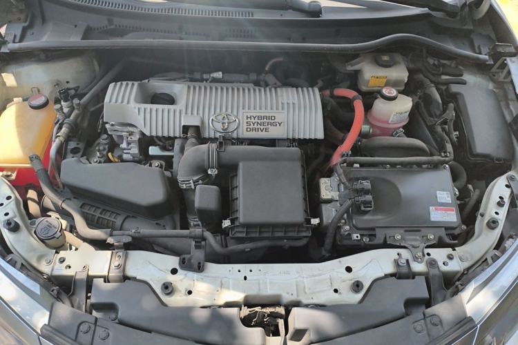 Used Toyota Levin 2017 Revised Dual-Engine 1.8H GS E-CVT Elite Sunroof Version China V Standard Engine Bay