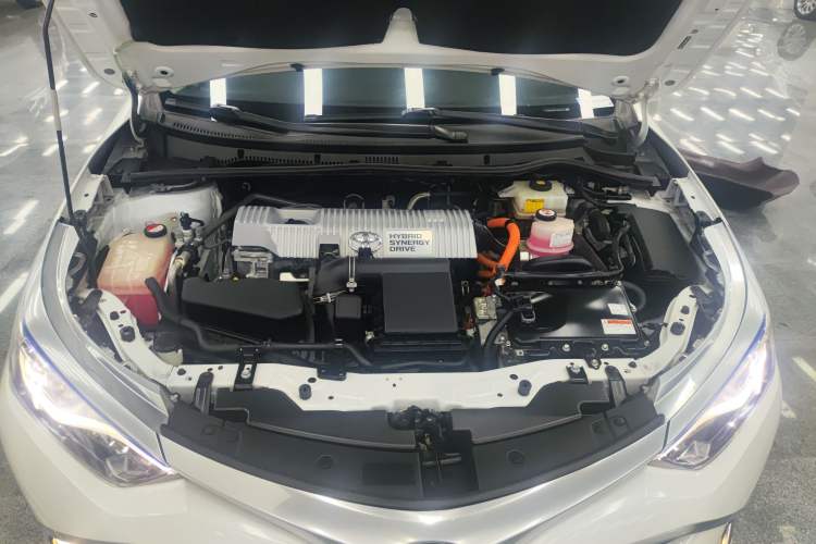 Used Toyota Levin 2017 Revised Dual-Engine 1.8H GS E-CVT Elite Sunroof Version China V Standard Engine Bay