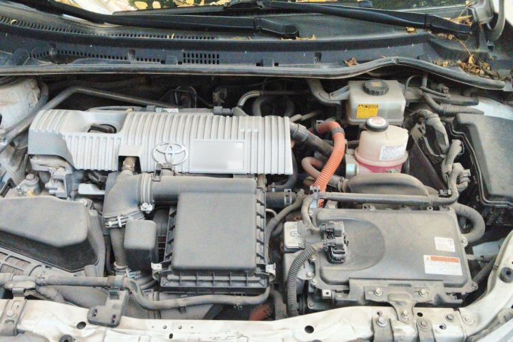 Used Toyota Levin 2017 Revised Dual-Engine 1.8H GS E-CVT Elite Sunroof Version China V Standard Engine Bay