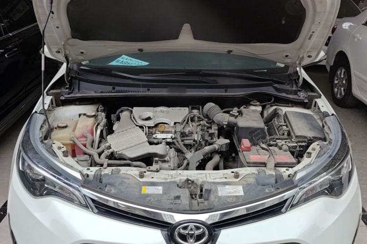 Used Toyota Levin 2017 Revised Version 185T CVT New Sharp Edition China V Standard Engine Bay