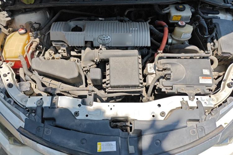Used Toyota Levin 2017 Revised Dual-Engine 1.8H GS E-CVT Elite Sunroof Version China V Standard Engine Bay