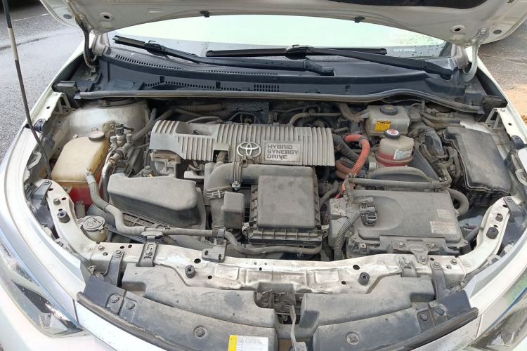 Used Toyota Levin 2017 Revised Dual-Engine 1.8H GS E-CVT Elite Sunroof Version China V Standard Engine Bay