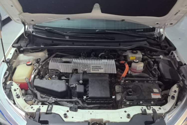 Used Toyota Levin 2017 Revised Dual-Engine 1.8H GS E-CVT Elite Sunroof Version China V Standard Engine Bay