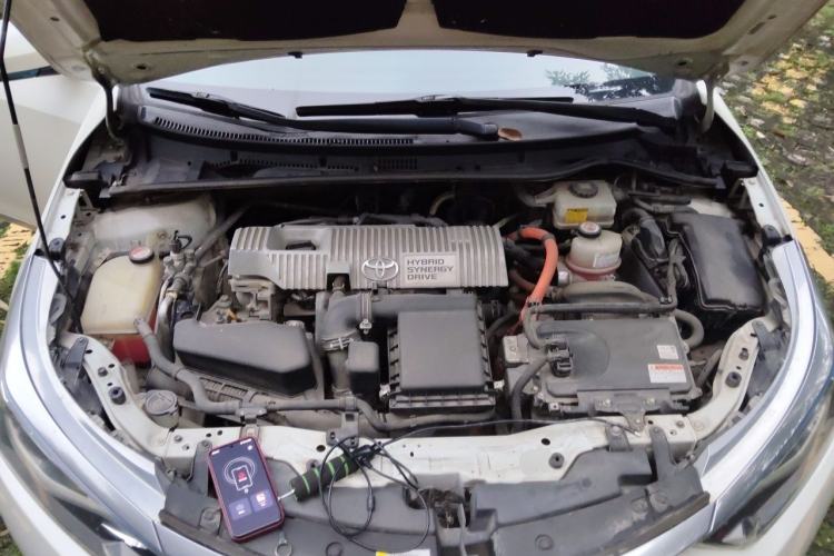 Used Toyota Levin 2017 Revised Dual-Engine 1.8H GS E-CVT Elite Sunroof Version China V Standard Engine Bay