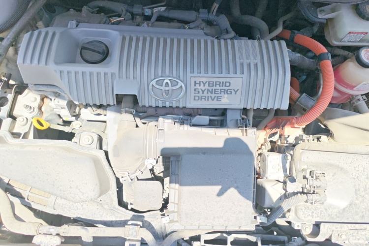 Used Toyota Levin 2017 Revised Dual-Engine 1.8H GS E-CVT Elite Sunroof Version China V Standard Engine Bay