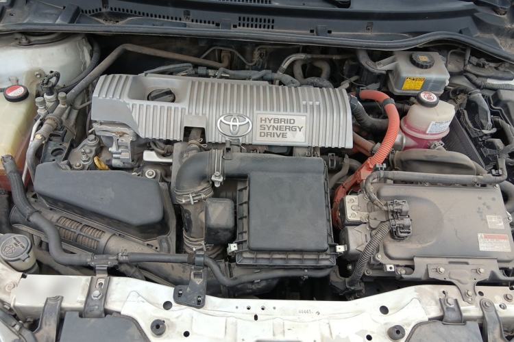 Used Toyota Levin 2017 Revised Dual-Engine 1.8H GS E-CVT Elite Sunroof Version China V Standard Engine Bay