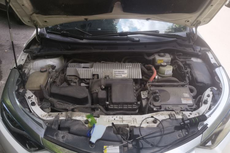Used Toyota Levin 2017 Revised Dual-Engine 1.8H GS E-CVT Elite Sunroof Version China V Standard Engine Bay
