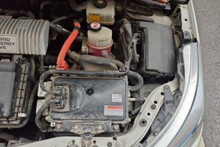 Used Toyota Levin 2017 Revised Dual-Engine 1.8H GS E-CVT Elite Sunroof Version China V Standard Engine Bay Left