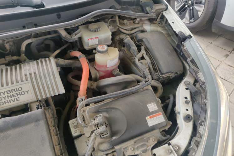 Used Toyota Levin 2017 Revised Dual-Engine 1.8H GS E-CVT Elite Sunroof Version China V Standard Engine Bay Left
