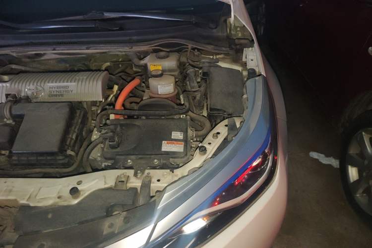 Used Toyota Levin 2017 Revised Dual-Engine 1.8H GS E-CVT Elite Sunroof Version China V Standard Engine Bay Left