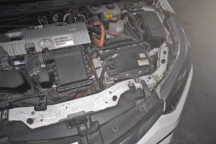 Used Toyota Levin 2017 Revised Dual-Engine 1.8H GS E-CVT Elite Sunroof Version China V Standard Engine Bay Left