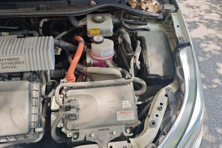 Used Toyota Levin 2017 Revised Dual-Engine 1.8H GS E-CVT Elite Sunroof Version China V Standard Engine Bay Left