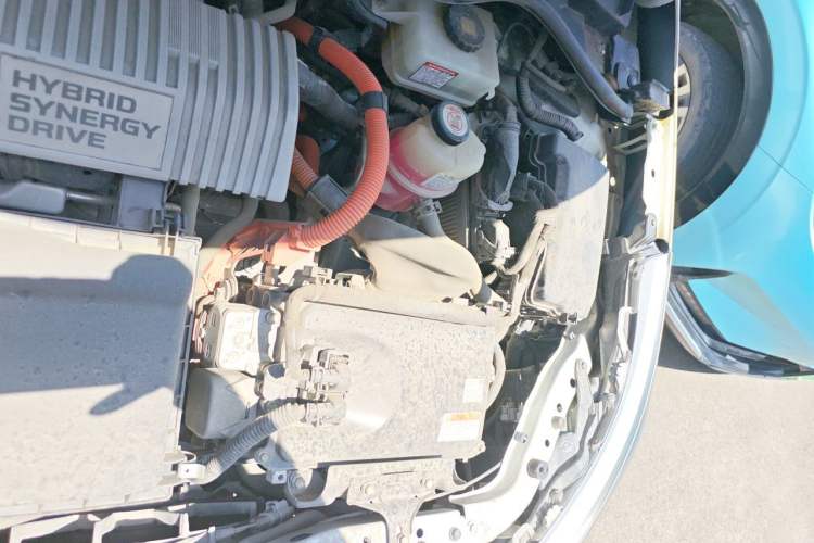 Used Toyota Levin 2017 Revised Dual-Engine 1.8H GS E-CVT Elite Sunroof Version China V Standard Engine Bay Left
