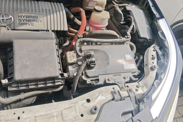Used Toyota Levin 2017 Revised Dual-Engine 1.8H GS E-CVT Elite Sunroof Version China V Standard Engine Bay Left