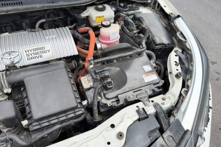 Used Toyota Levin 2017 Revised Dual-Engine 1.8H GS E-CVT Elite Sunroof Version China V Standard Engine Bay Left
