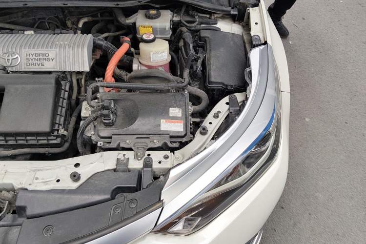 Used Toyota Levin 2017 Revised Dual-Engine 1.8H GS E-CVT Elite Sunroof Version China V Standard Engine Bay Left