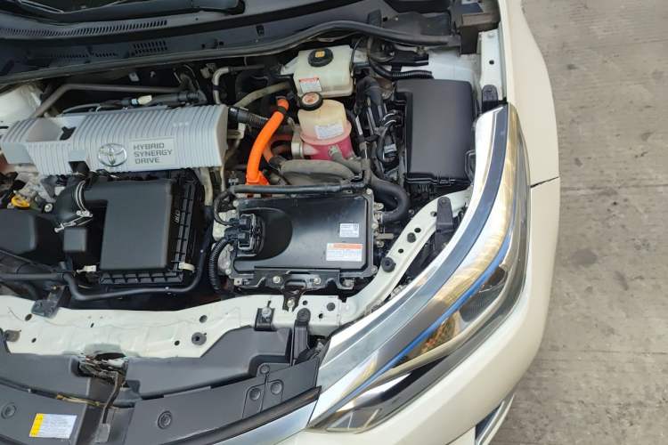 Used Toyota Levin 2017 Revised Dual-Engine 1.8H GS E-CVT Elite Sunroof Version China V Standard Engine Bay Left