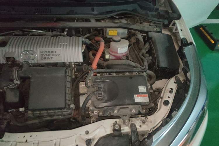 Used Toyota Levin 2017 Revised Dual-Engine 1.8H GS E-CVT Elite Sunroof Version China V Standard Engine Bay Left