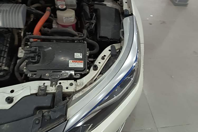 Used Toyota Levin 2017 Revised Dual-Engine 1.8H GS E-CVT Elite Sunroof Version China V Standard Engine Bay Left