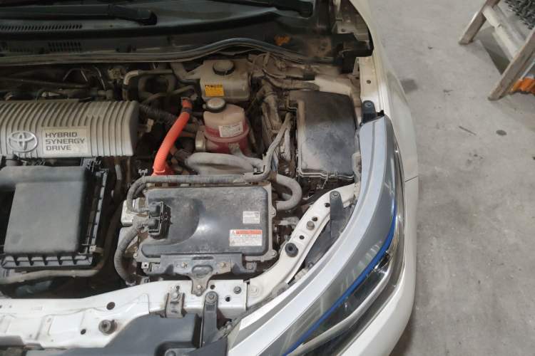 Used Toyota Levin 2017 Revised Dual-Engine 1.8H GS E-CVT Elite Sunroof Version China V Standard Engine Bay Left