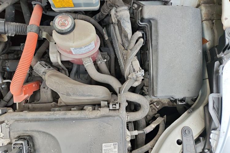 Used Toyota Levin 2017 Revised Dual-Engine 1.8H GS E-CVT Elite Sunroof Version China V Standard Engine Bay Left