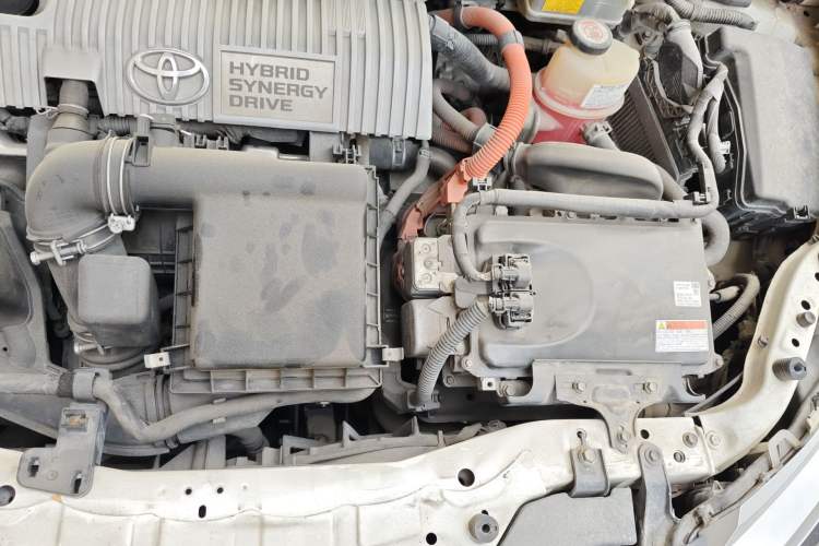 Used Toyota Levin 2017 Revised Dual-Engine 1.8H GS E-CVT Elite Sunroof Version China V Standard Engine Bay Left