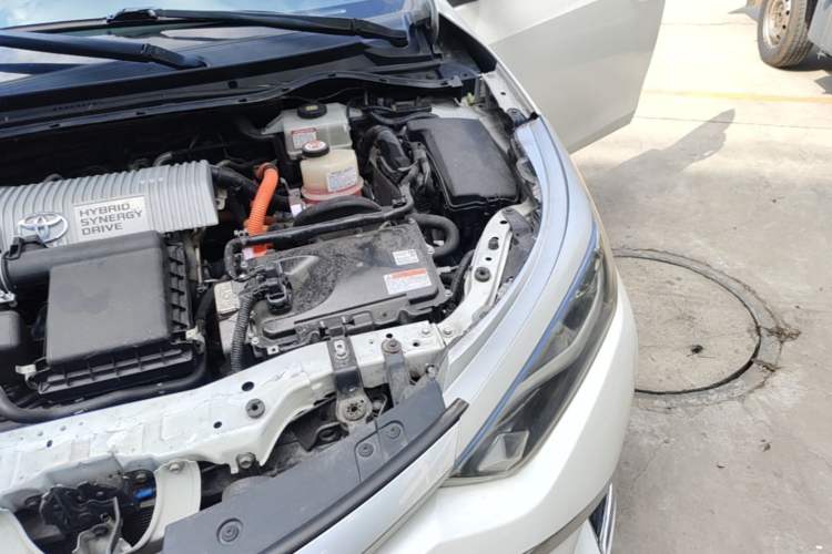 Used Toyota Levin 2017 Revised Dual-Engine 1.8H GS E-CVT Elite Sunroof Version China V Standard Engine Bay Left