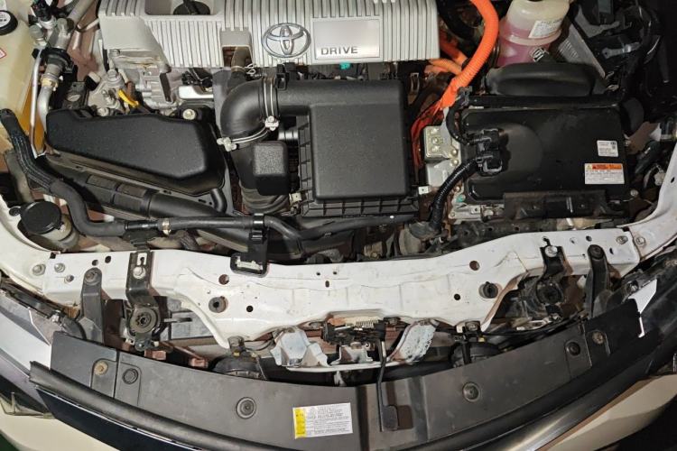 Used Toyota Levin 2017 Revised Dual-Engine 1.8H GS E-CVT Elite Sunroof Version China V Standard Engine Bay