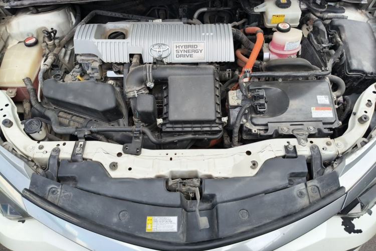 Used Toyota Levin 2017 Revised Dual-Engine 1.8H GS E-CVT Elite Sunroof Version China V Standard Engine Bay