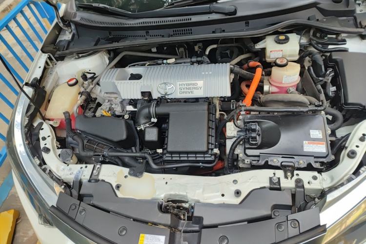 Used Toyota Levin 2017 Revised Dual-Engine 1.8H GS E-CVT Elite Sunroof Version China V Standard Engine Bay