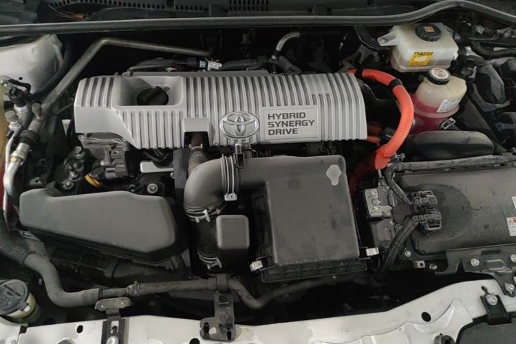 Used Toyota Levin 2017 Revised Dual-Engine 1.8H GS E-CVT Elite Sunroof Version China V Standard Engine Bay
