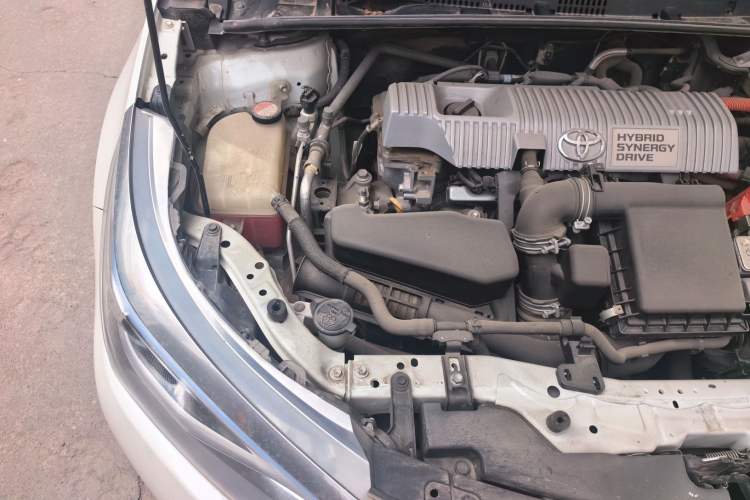 Used Toyota Levin 2017 Revised Dual-Engine 1.8H GS E-CVT Elite Sunroof Version China V Standard Engine Bay Right