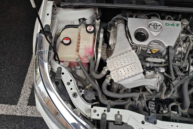 Used Toyota Levin 2017 Revised Version 185T CVT Elite Edition China VI Standard Engine Bay Right