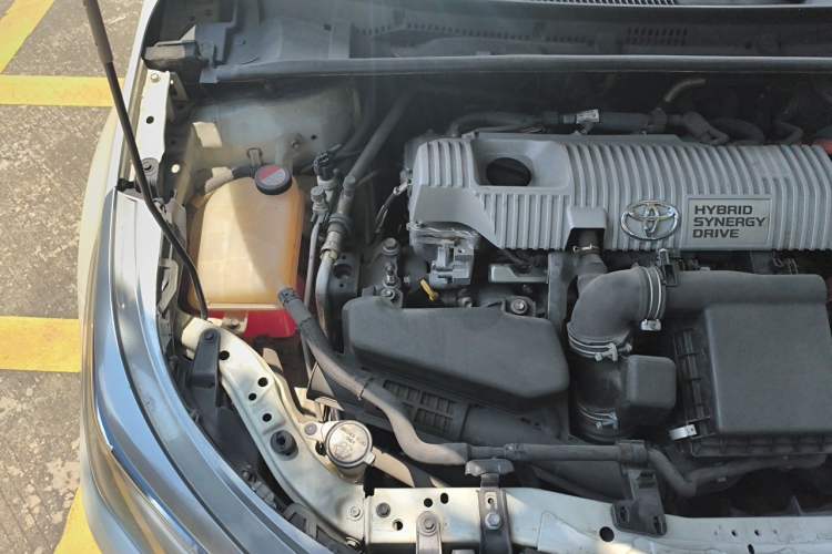 Used Toyota Levin 2017 Revised Dual-Engine 1.8H GS E-CVT Elite Sunroof Version China V Standard Engine Bay Right