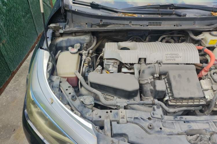 Used Toyota Levin 2017 Revised Dual-Engine 1.8H GS E-CVT Elite Sunroof Version China V Standard Engine Bay Right