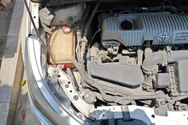 Used Toyota Levin 2017 Revised Dual-Engine 1.8H GS E-CVT Elite Sunroof Version China V Standard Engine Bay Right