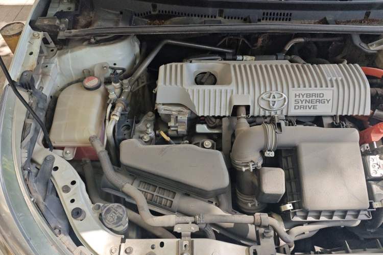 Used Toyota Levin 2017 Revised Dual-Engine 1.8H GS E-CVT Elite Sunroof Version China V Standard Engine Bay Right