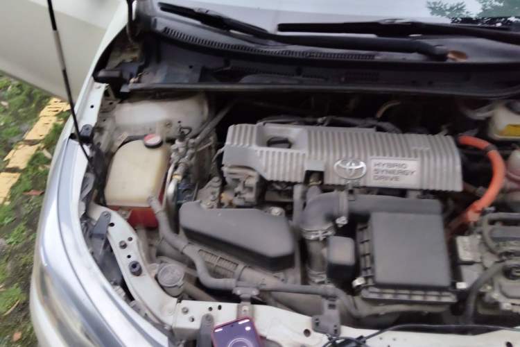 Used Toyota Levin 2017 Revised Dual-Engine 1.8H GS E-CVT Elite Sunroof Version China V Standard Engine Bay Right