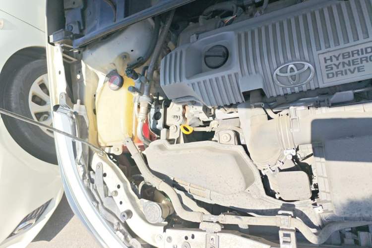 Used Toyota Levin 2017 Revised Dual-Engine 1.8H GS E-CVT Elite Sunroof Version China V Standard Engine Bay Right