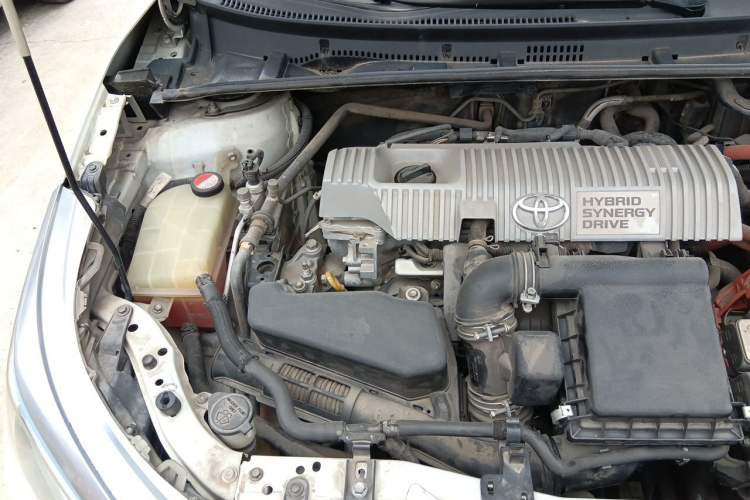 Used Toyota Levin 2017 Revised Dual-Engine 1.8H GS E-CVT Elite Sunroof Version China V Standard Engine Bay Right