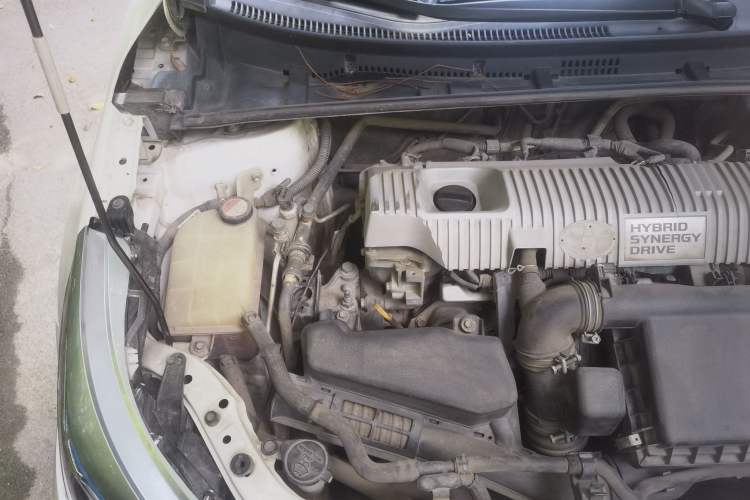 Used Toyota Levin 2017 Revised Dual-Engine 1.8H GS E-CVT Elite Sunroof Version China V Standard Engine Bay Right
