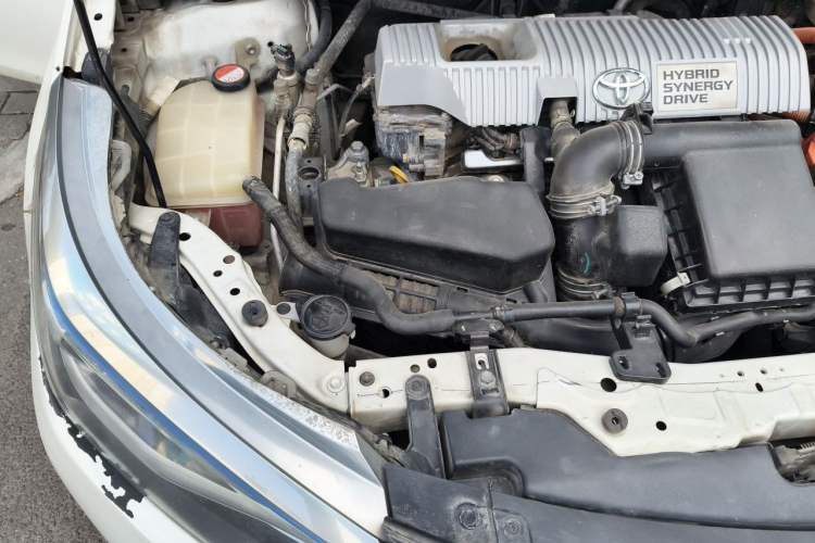 Used Toyota Levin 2017 Revised Dual-Engine 1.8H GS E-CVT Elite Sunroof Version China V Standard Engine Bay Right