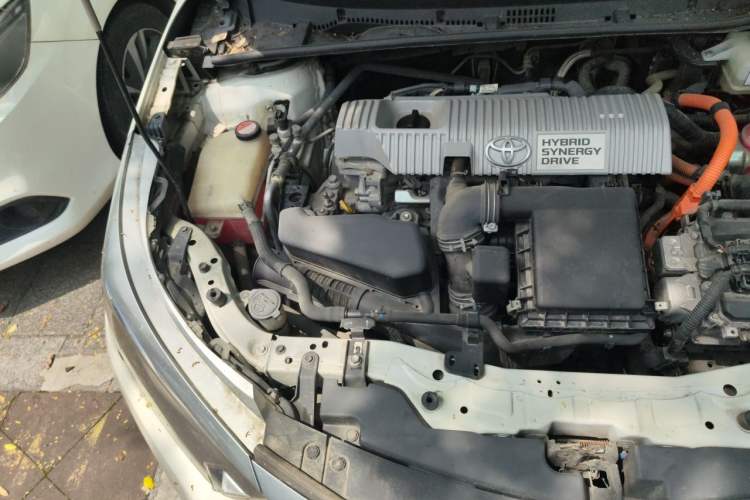 Used Toyota Levin 2017 Revised Dual-Engine 1.8H GS E-CVT Elite Sunroof Version China V Standard Engine Bay Right
