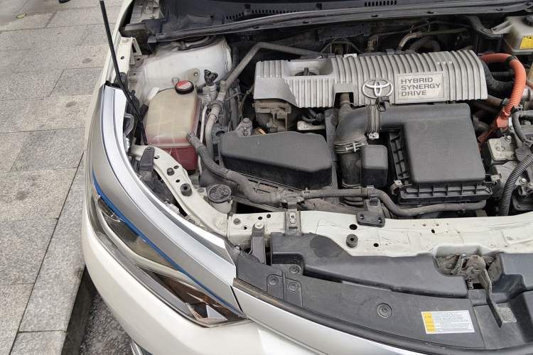 Used Toyota Levin 2017 Revised Dual-Engine 1.8H GS E-CVT Elite Sunroof Version China V Standard Engine Bay Right