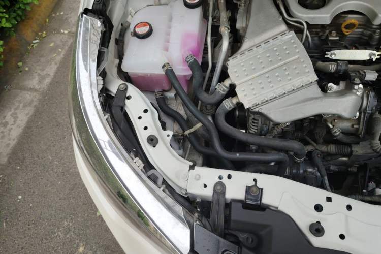 Used Toyota Levin 2017 Revised 185T CVT Leading Edition China V Standard Engine Bay Right