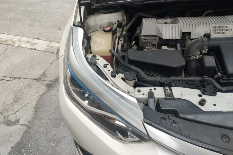 Used Toyota Levin 2017 Revised Dual-Engine 1.8H GS E-CVT Elite Sunroof Version China V Standard Engine Bay Right