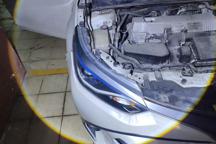 Used Toyota Levin 2017 Revised Dual-Engine 1.8H GS E-CVT Elite Sunroof Version China V Standard Engine Bay Right
