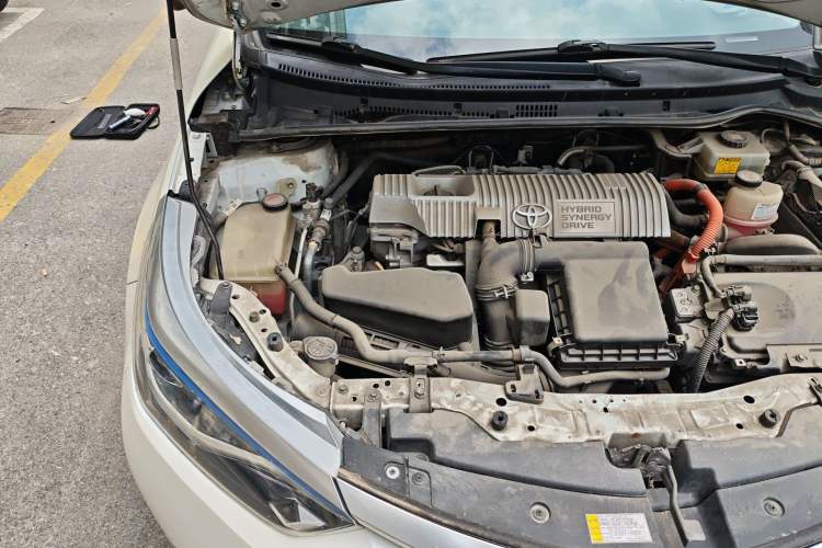 Used Toyota Levin 2017 Revised Dual-Engine 1.8H GS E-CVT Elite Sunroof Version China V Standard Engine Bay Right